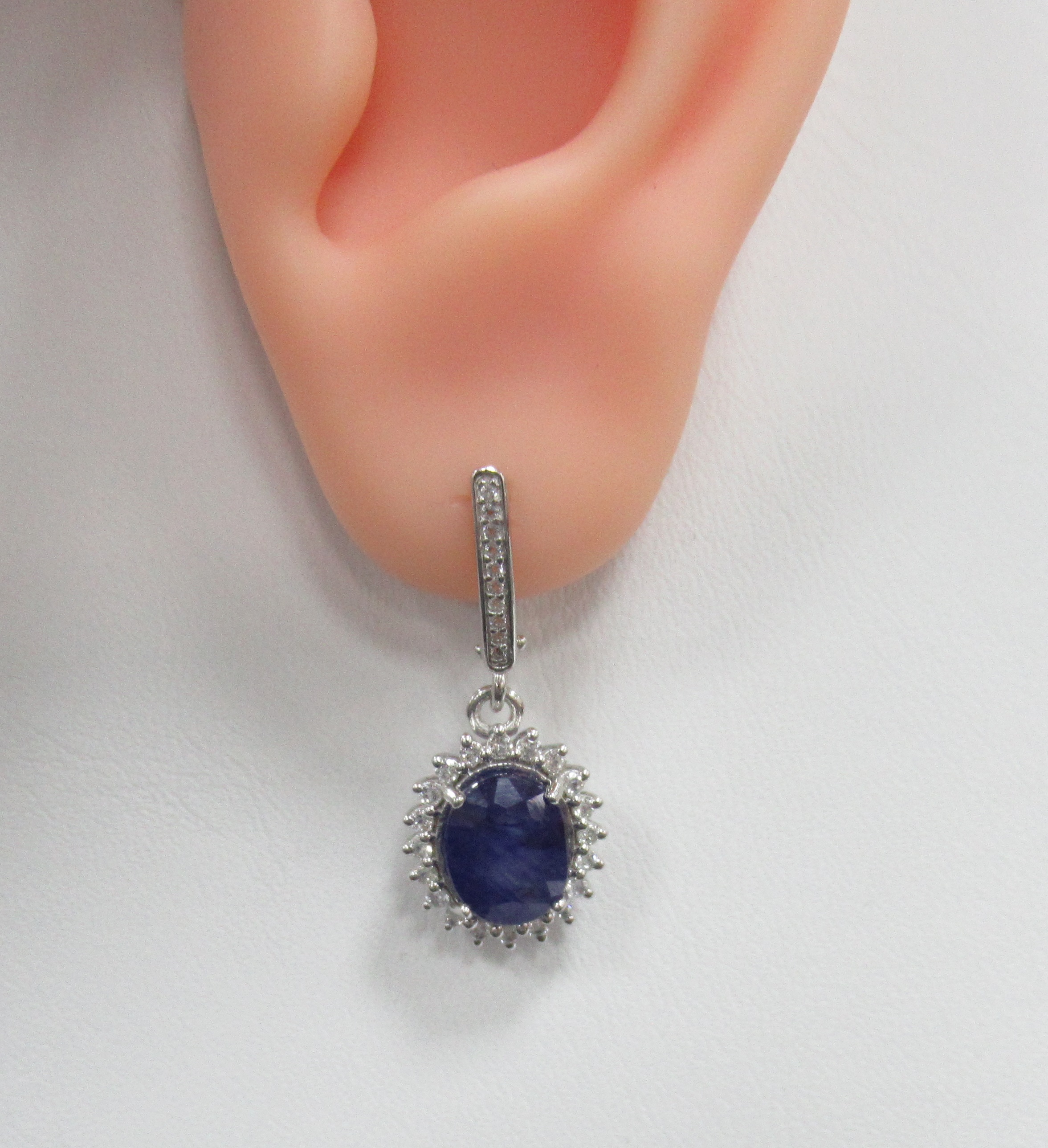 Серебряные серьги с сапфирами